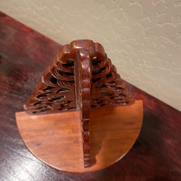 Ornate Wooden two sided shelf - Picture 2 of 15